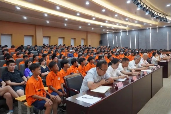 严打违规:泰山足校召开赛风赛纪警示会 对相关人员作出处理决定 严打违规:泰山足校召开赛风赛纪警示会 对相关人员作出处理决定