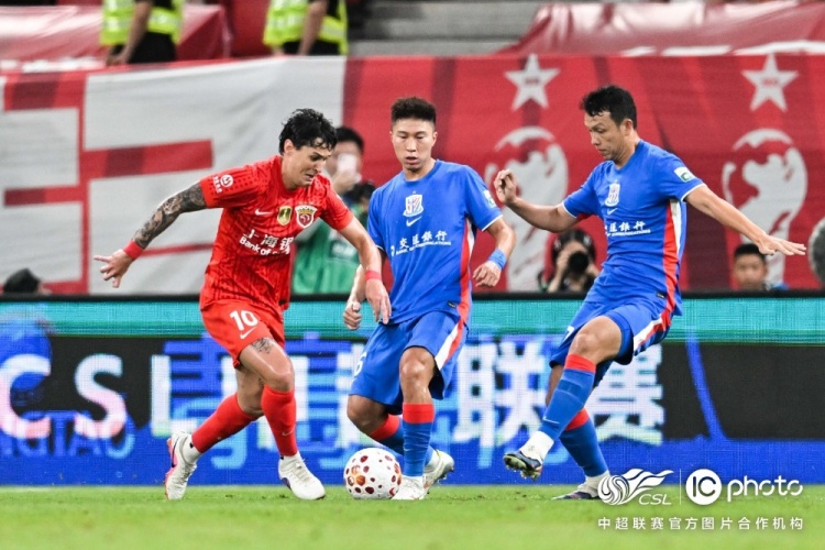 莱昂纳多李新翔建功 上海海港2-0终结德比悬念 莱昂纳多李新翔建功 上海海港2-0终结德比悬念