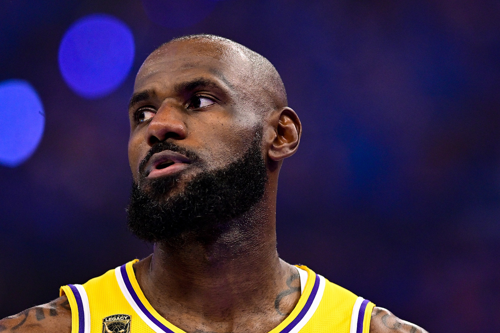 ESPN名记：湖人出售时机或影响詹姆斯决定 篮球考量占主导