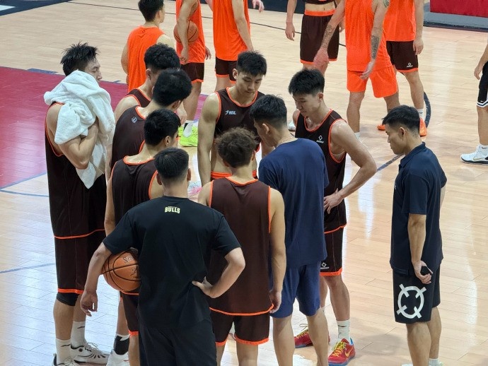 董灏确定加盟香港金牛,上季沪上仅登场9分钟 董灏确定加盟香港金牛,上季沪上仅登场9分钟
