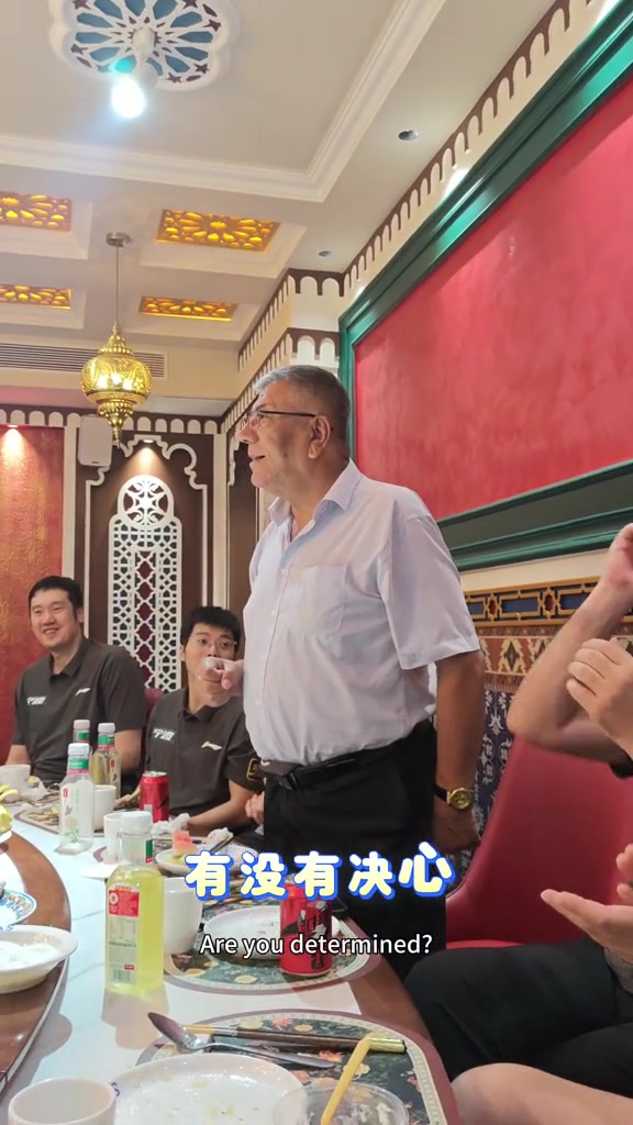 鲁吐布拉宴请宁波全队吃烤全羊 霍楠社媒晒家宴 鲁吐布拉宴请宁波全队吃烤全羊 霍楠社媒晒家宴
