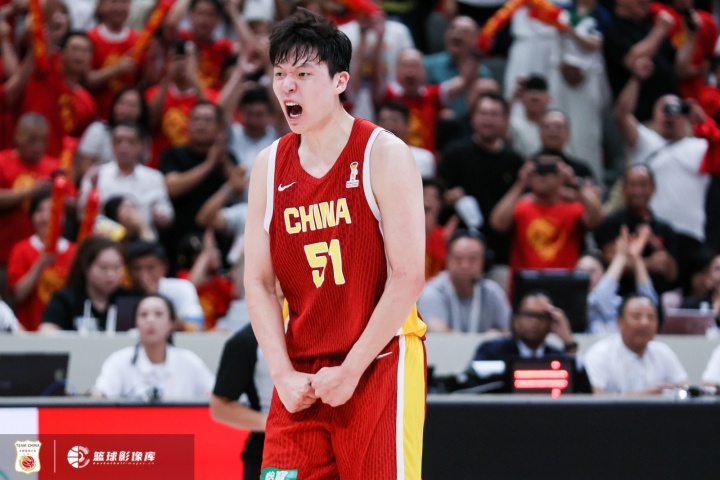 人民日报：连续两轮入选篮球世预赛最佳阵容 杨瀚森在淬炼中成长